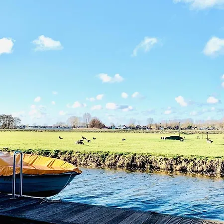 Balu Mit Eigenem Steig Direkt Am Wasser Ijsselmeer Holiday home Wervershoof